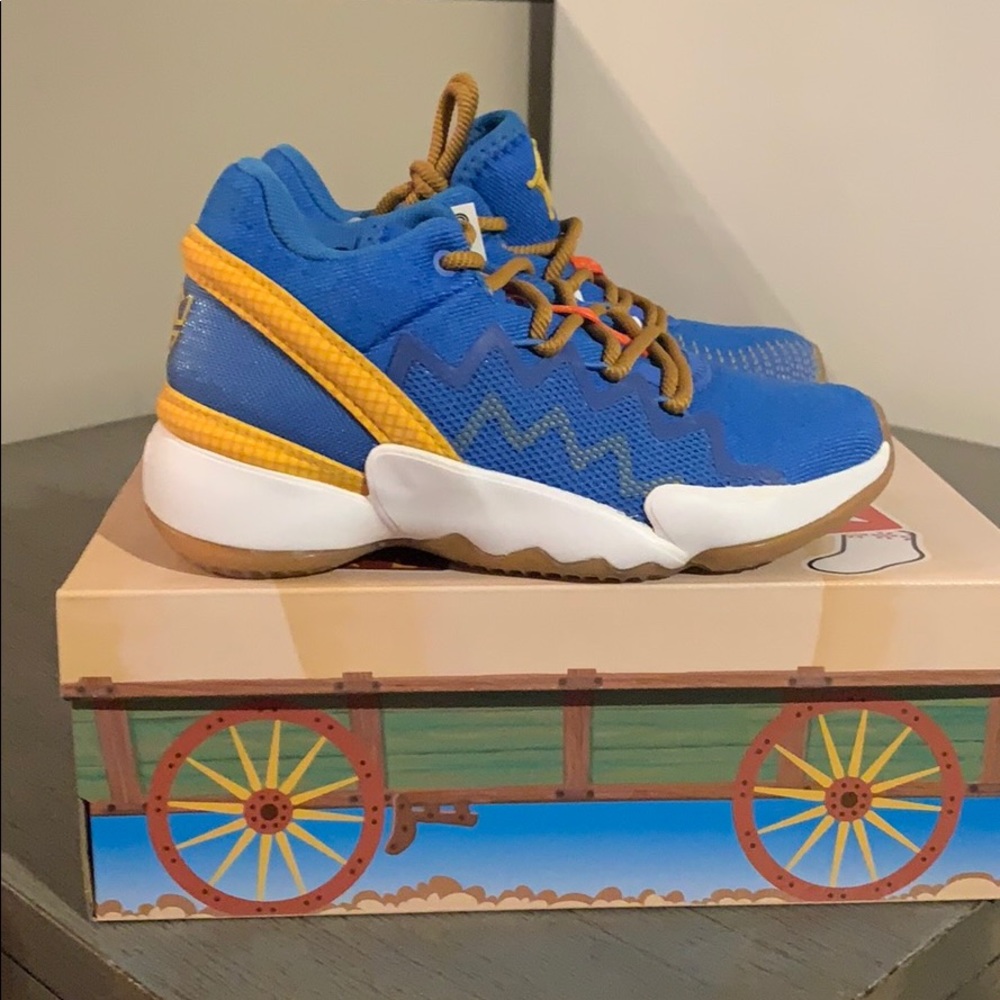 Toy story adidas WOODY